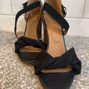 Pied de Biche French boutique strappy leather heeled sandals like new
